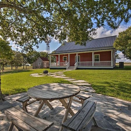 Peaceful Schulenburg Farmhouse With Fire Pit And Grill Eksteriør bilde