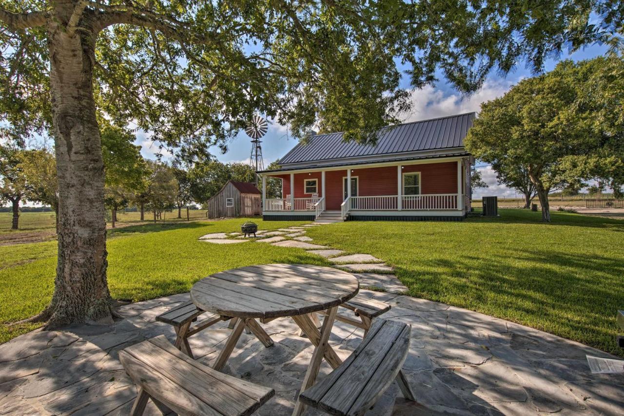 Peaceful Schulenburg Farmhouse With Fire Pit And Grill Eksteriør bilde