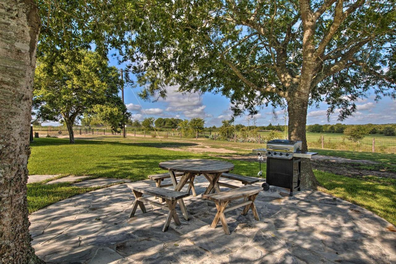 Peaceful Schulenburg Farmhouse With Fire Pit And Grill Eksteriør bilde