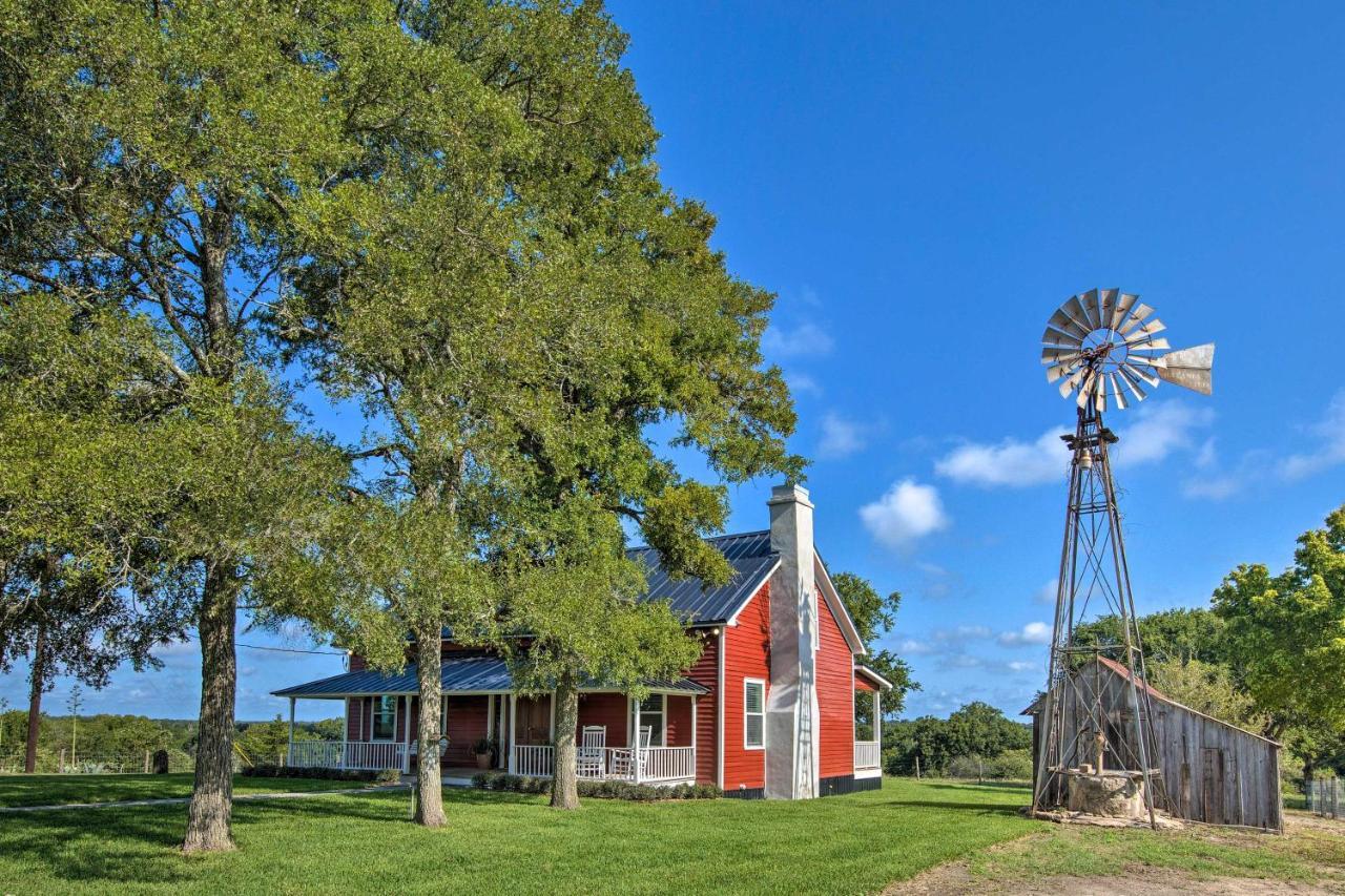 Peaceful Schulenburg Farmhouse With Fire Pit And Grill Eksteriør bilde